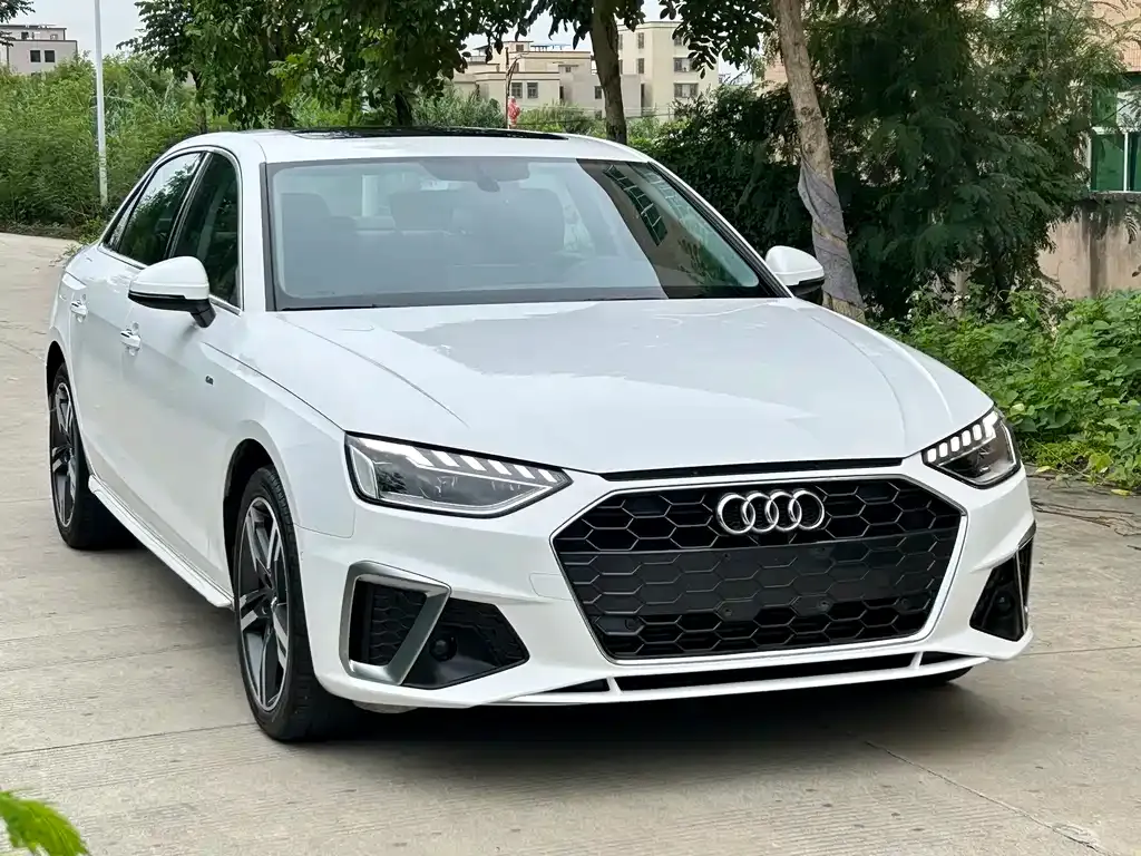 Audi A4L 2021 из CN, фото 10