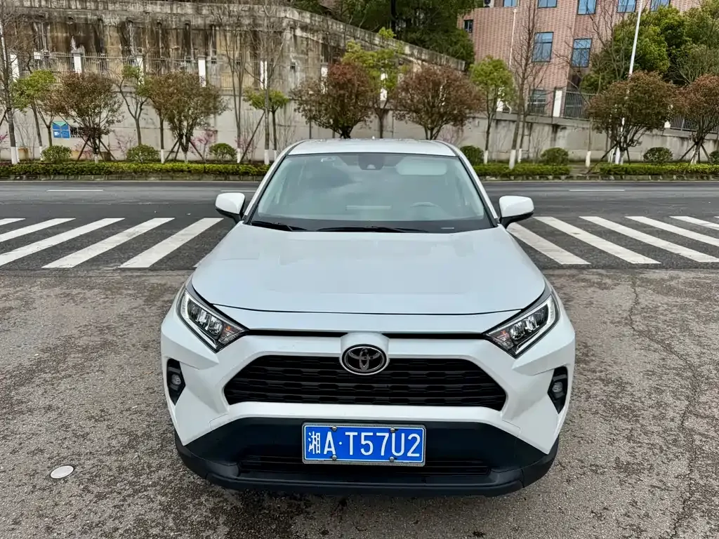 Toyota RAV4 2024 из CN, фото 10