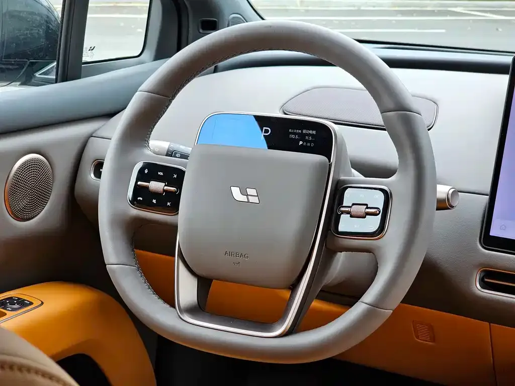Li Auto i6 — фото 8