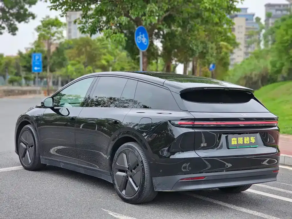 Li Auto i6 — фото 7