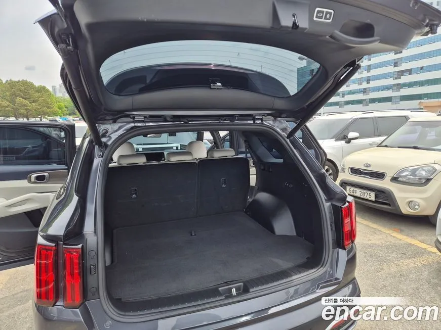 Kia Sorento — фото 6