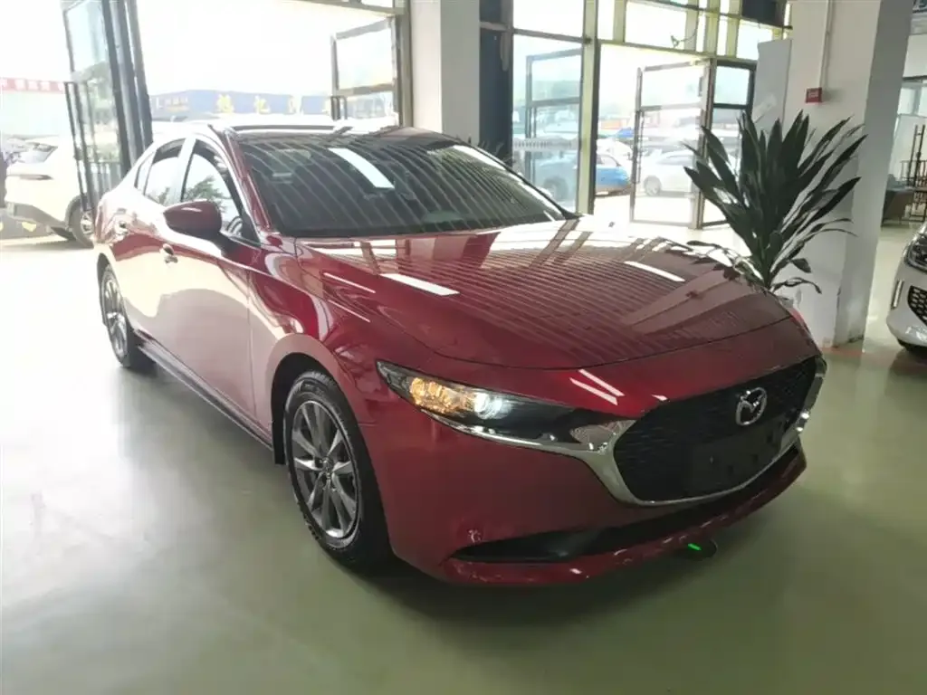 Mazda 3 Axela 2023 из CN, фото 2