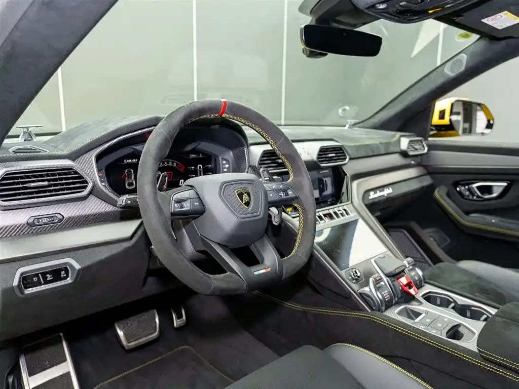Lamborghini Urus — фото 7