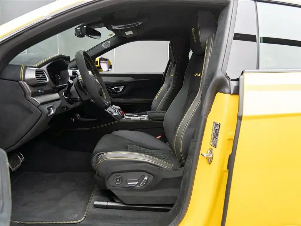 Lamborghini Urus — фото 10