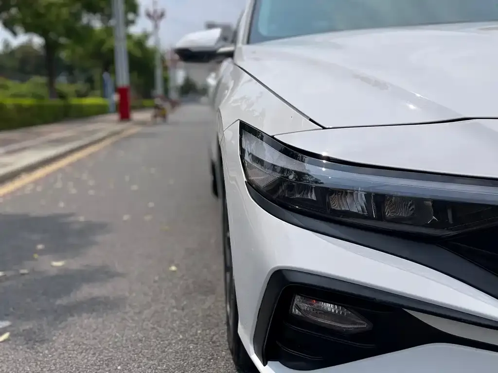 Hyundai Elantra 2024 из CN, фото 10