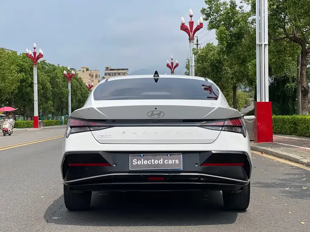 Hyundai Elantra 2024 из CN, фото 2