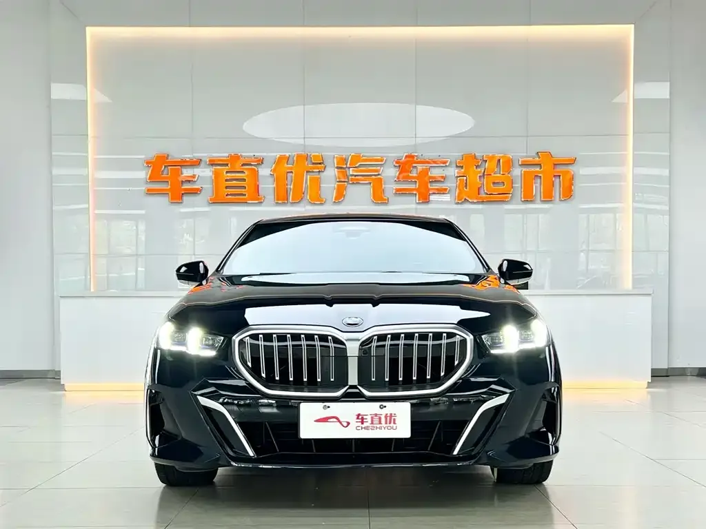 BMW 5 Series — фото 10