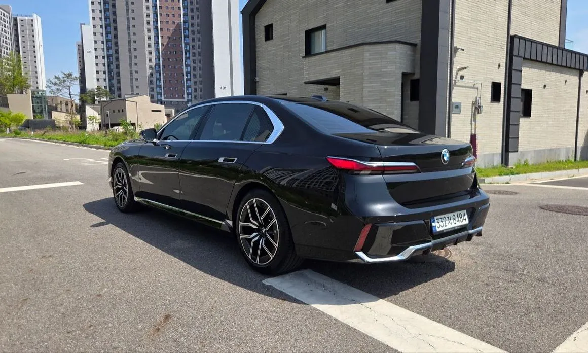 BMW 7-Series 2023 из KR, фото 10