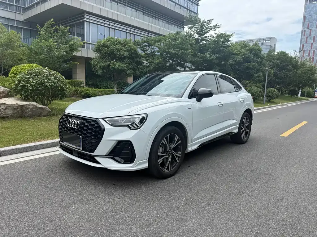 Audi Q3 Sportback — фото 1