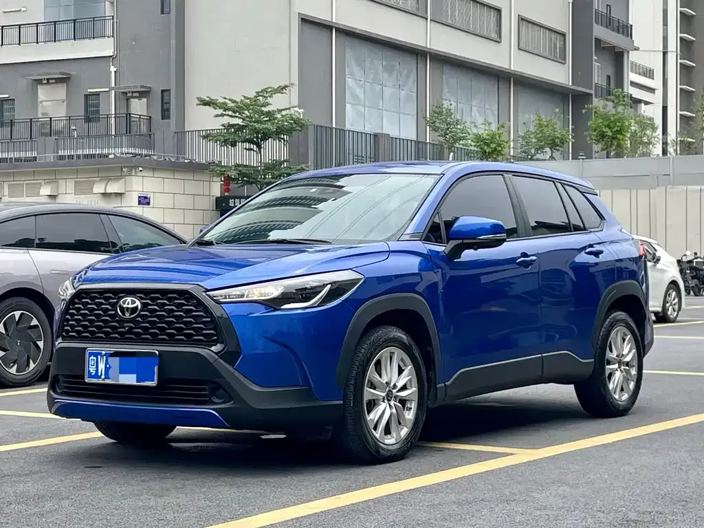 Toyota Corolla Cross — фото 1