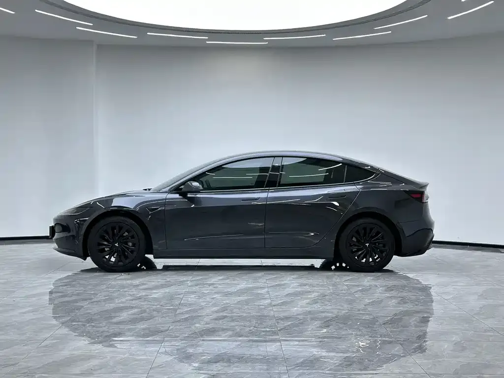 Tesla Model 3 — фото 2