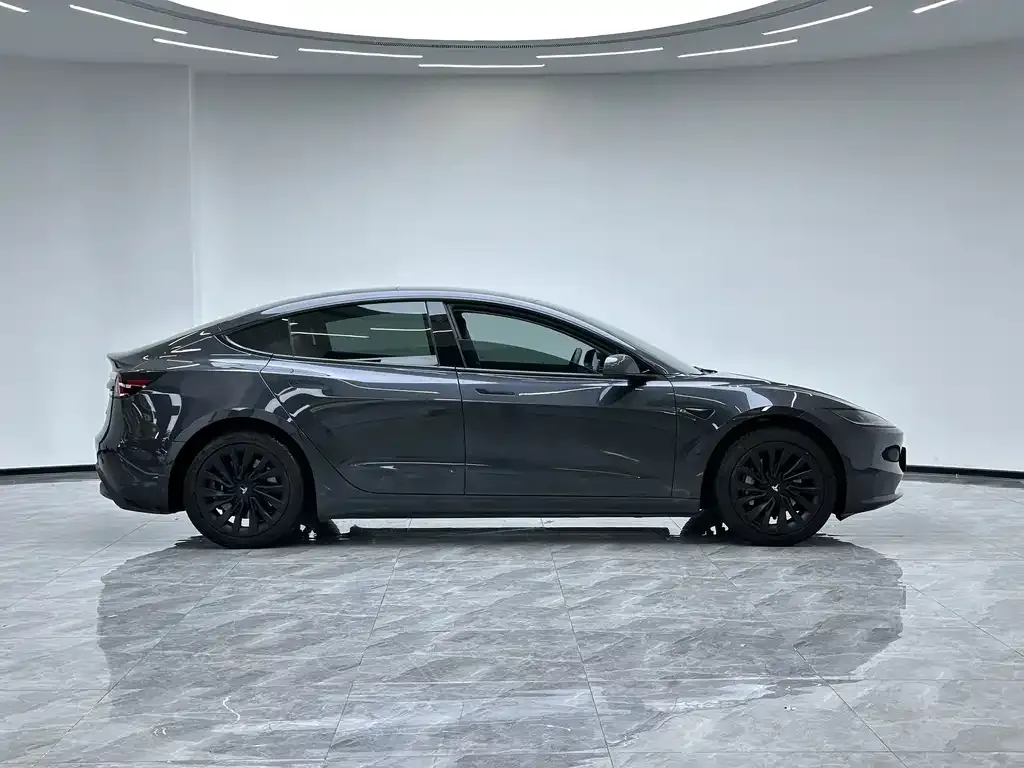 Tesla Model 3 — фото 6