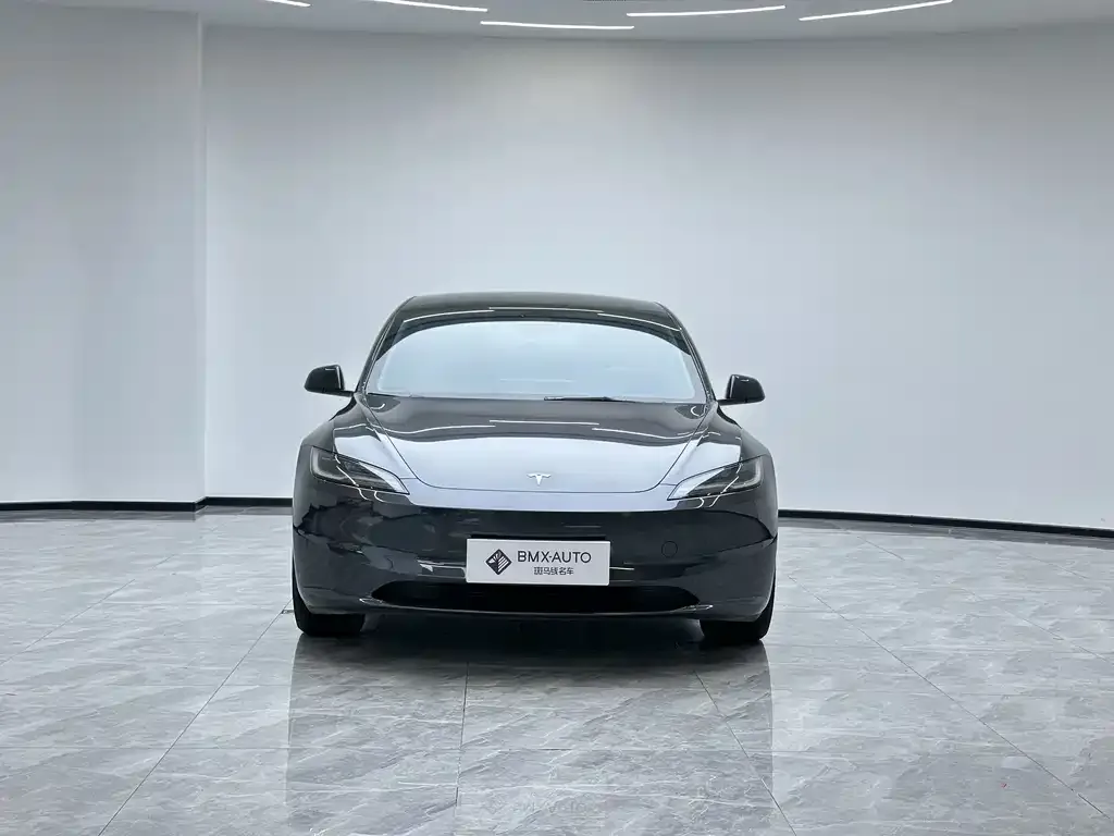 Tesla Model 3 — фото 3