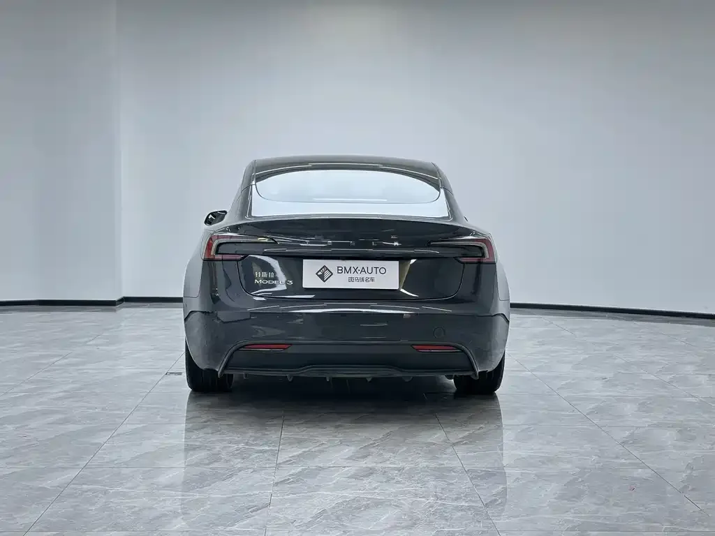 Tesla Model 3 — фото 5