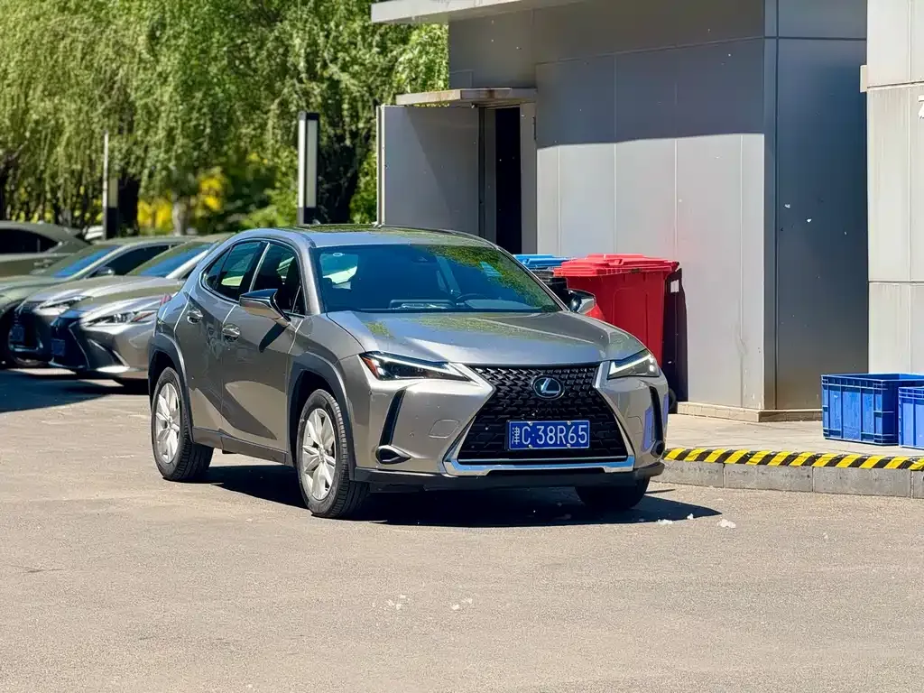 Lexus UX — фото 7