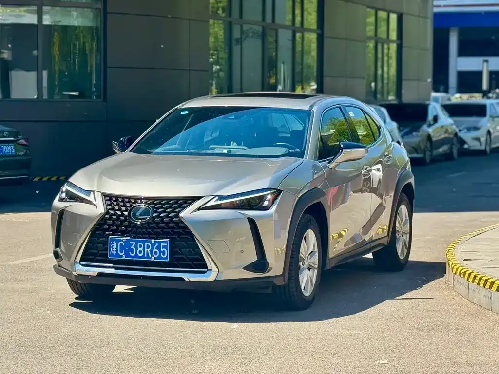 Lexus UX — фото 9