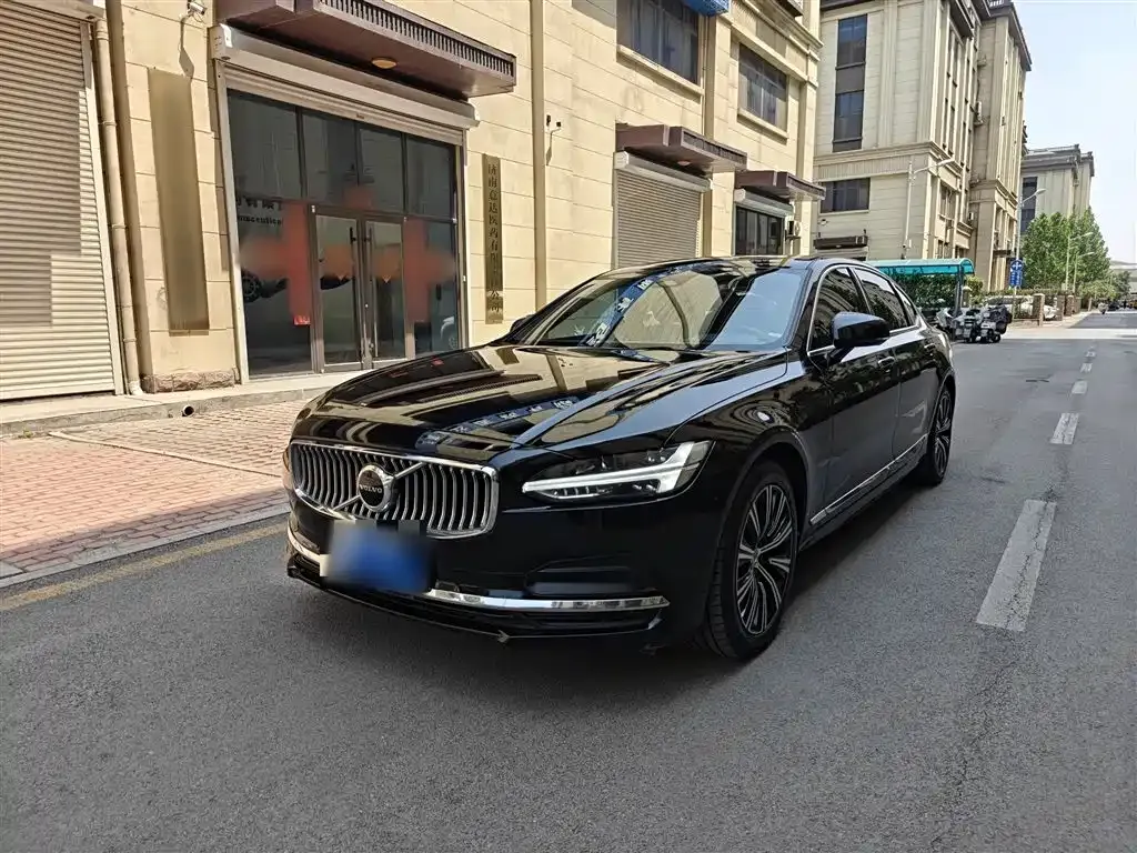 Volvo S90 — фото 1