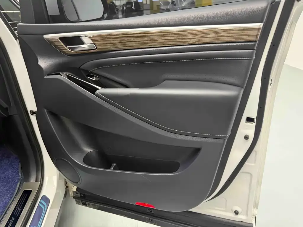 GAC Motor Trumpchi M8 — фото 10