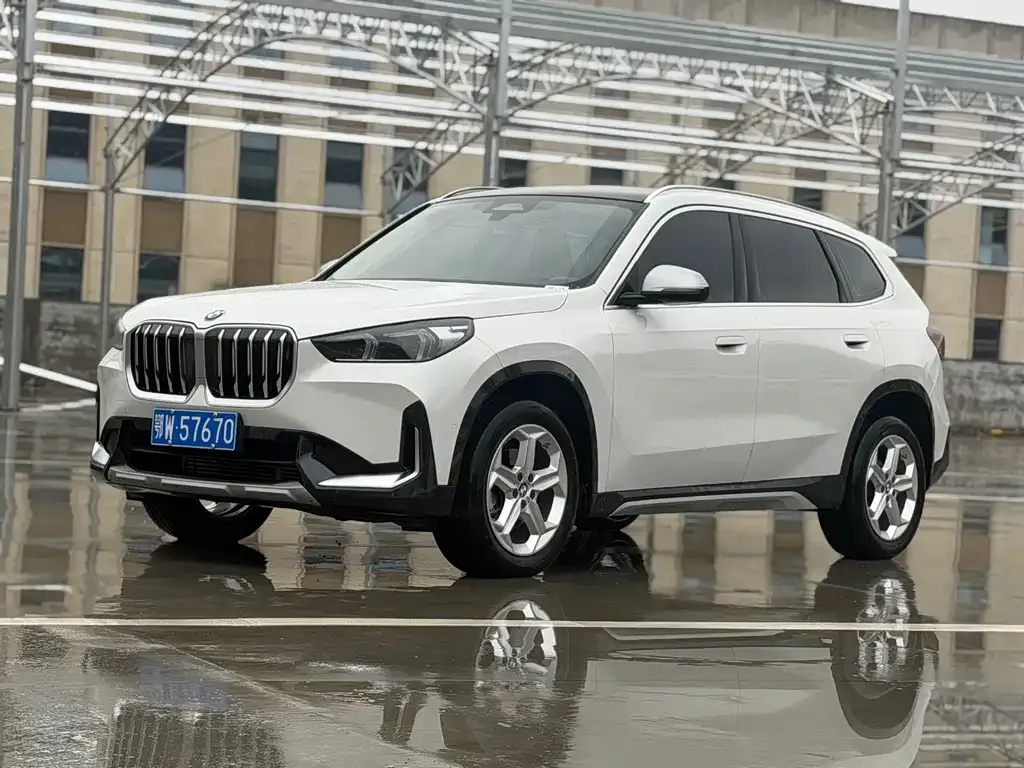 BMW X1 — фото 1