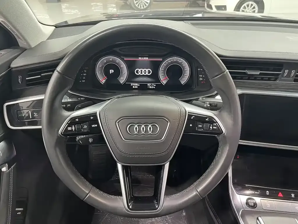 Audi A6L — фото 8
