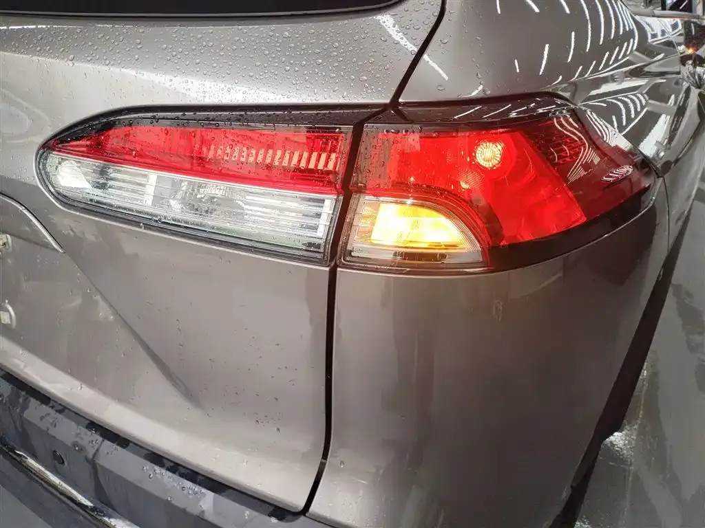 Toyota Frontlander 2023 из CN, фото 10