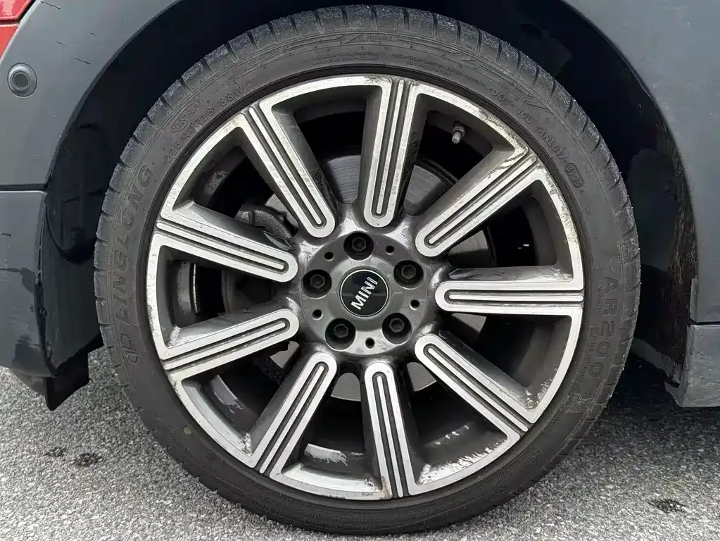 MINI Clubman — фото 3