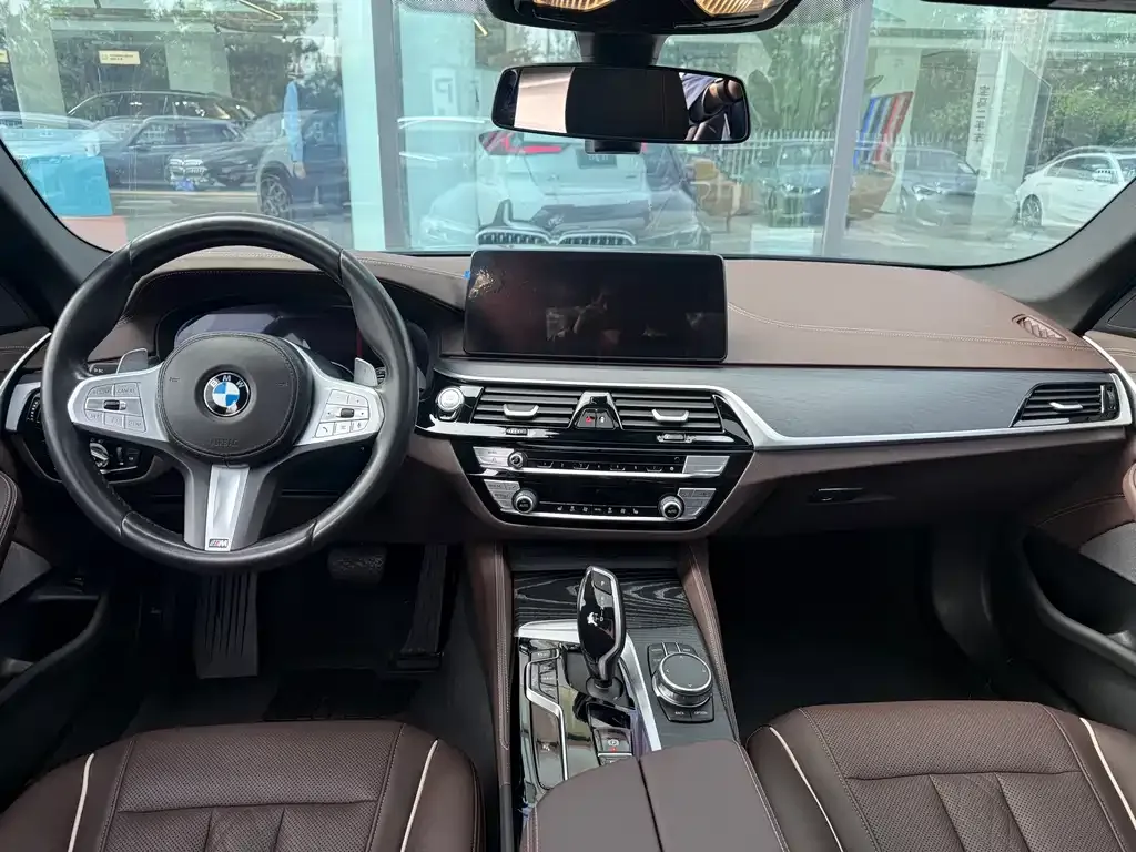 BMW 5 Series — фото 4