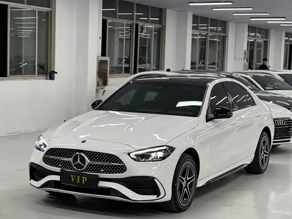 Mercedes-Benz C-Class — фото 1