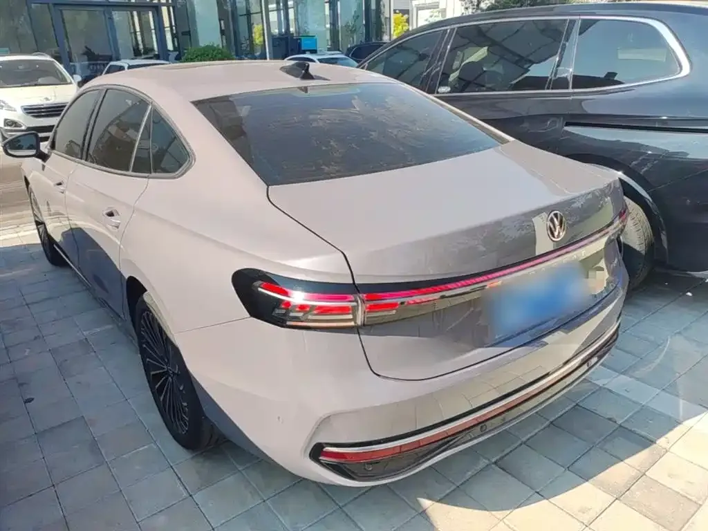 Volkswagen Passat — фото 4