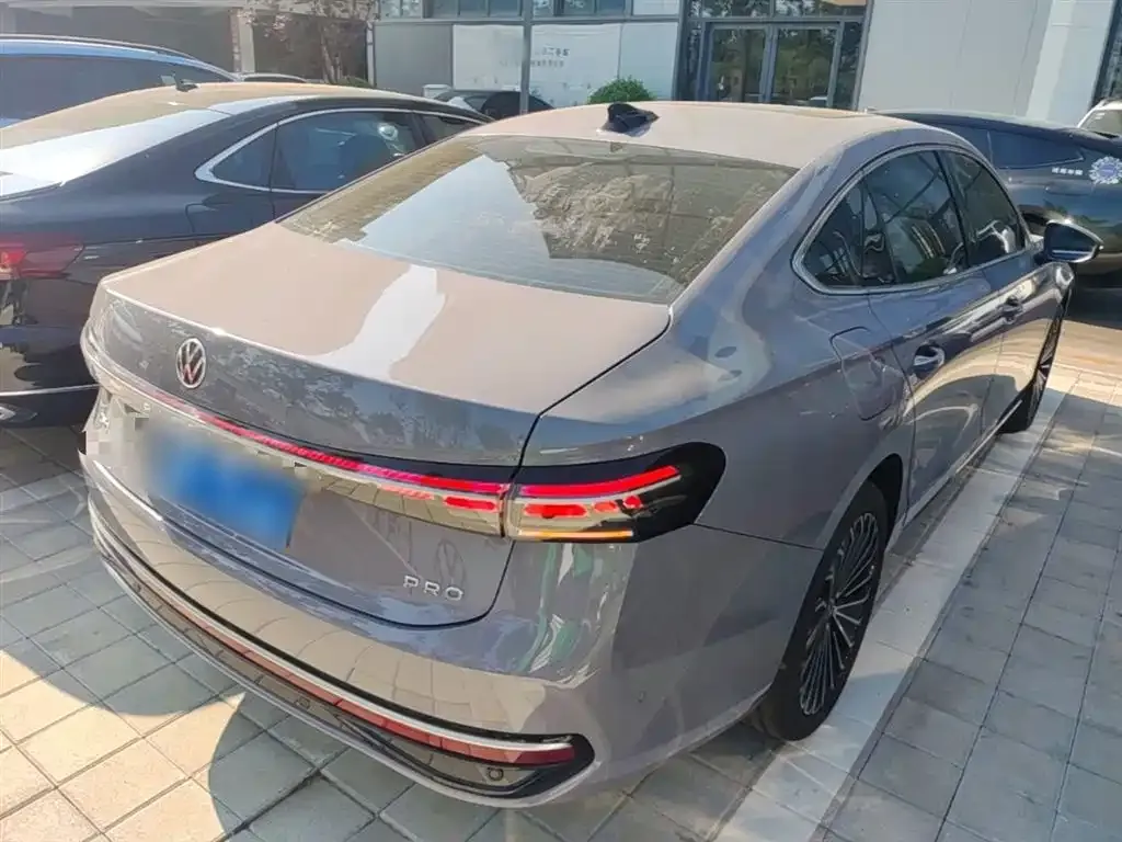 Volkswagen Passat — фото 10