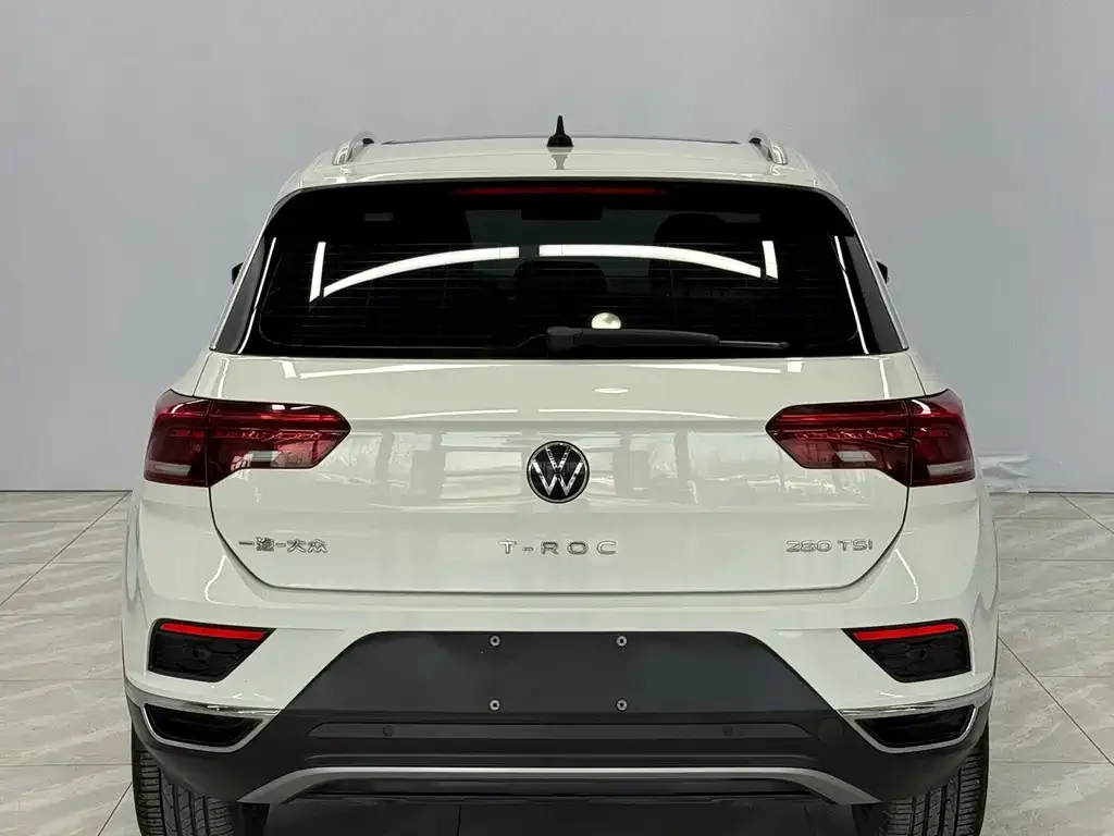 Volkswagen T-Roc — фото 8