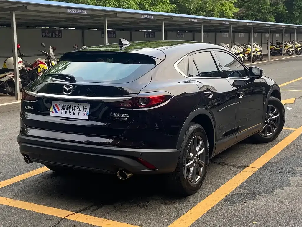 Mazda CX-4 — фото 10