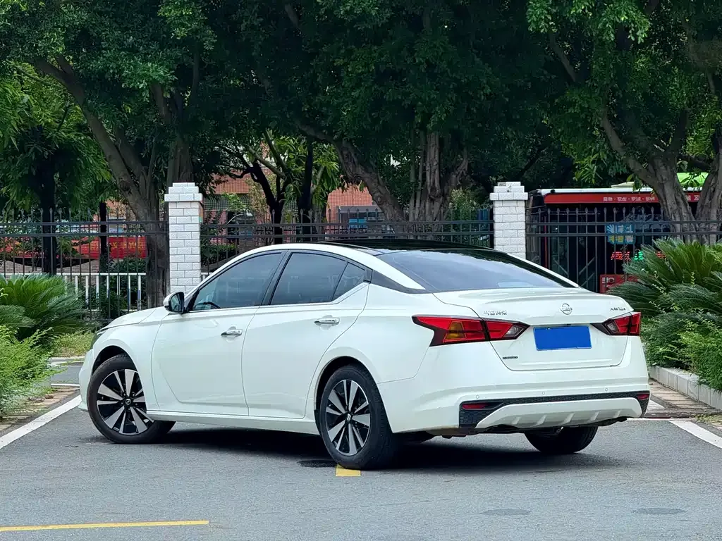 Nissan Teana — фото 7