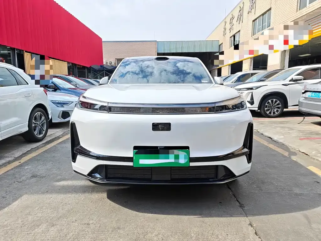Geely Galaxy M9 — фото 6
