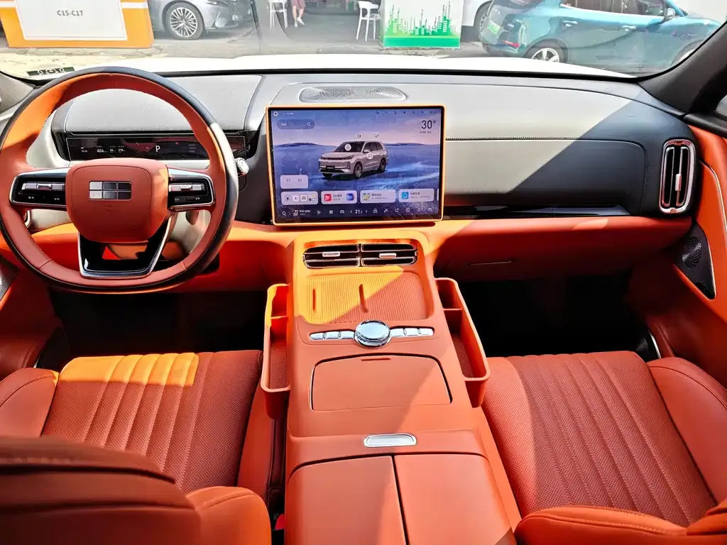 Geely Galaxy M9 — фото 10