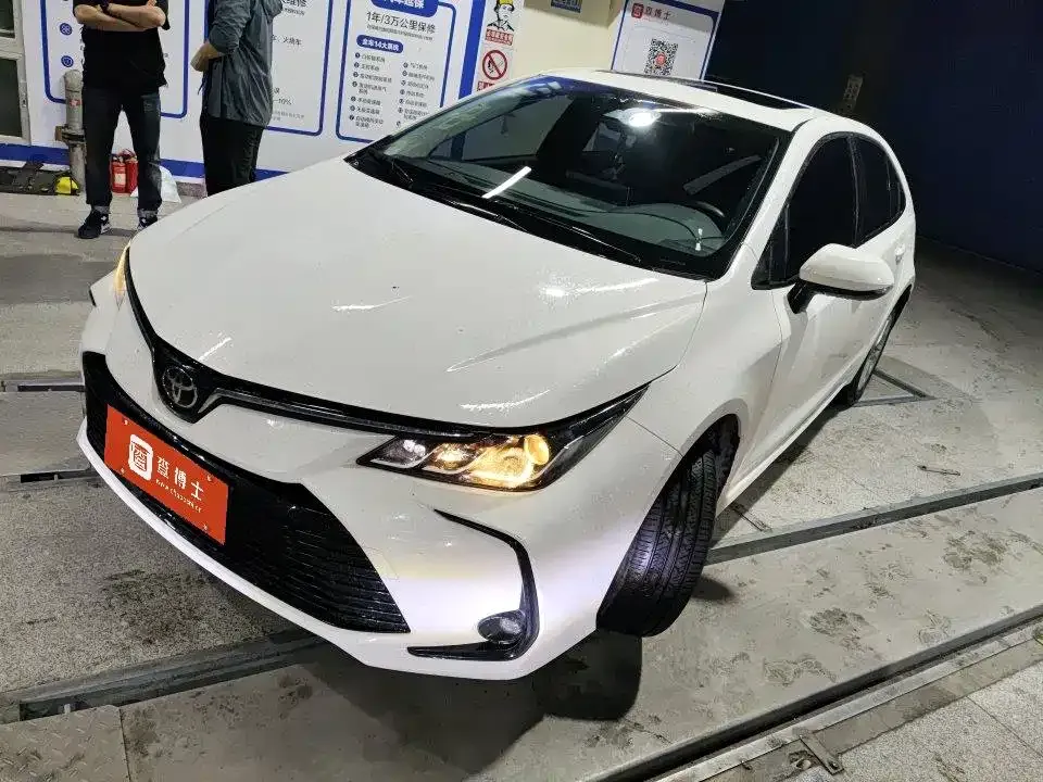 Toyota Corolla — фото 1