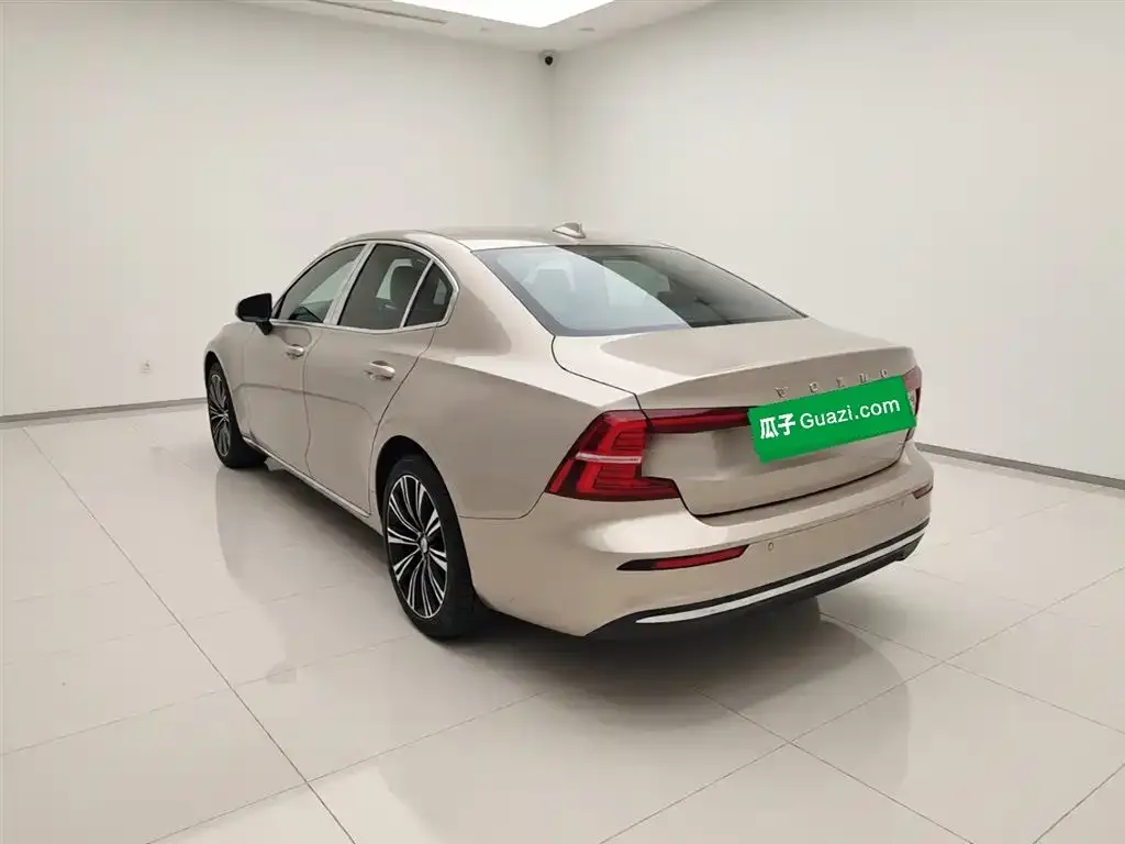 Volvo S60 — фото 4