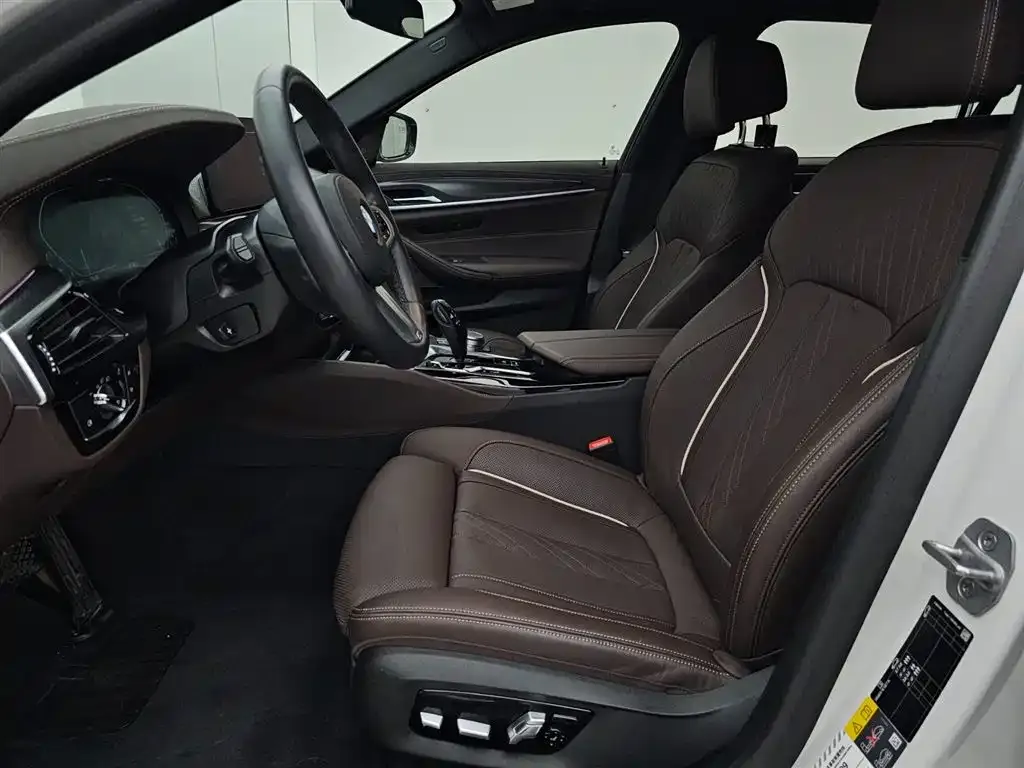 BMW 5 Series New Energy — фото 7