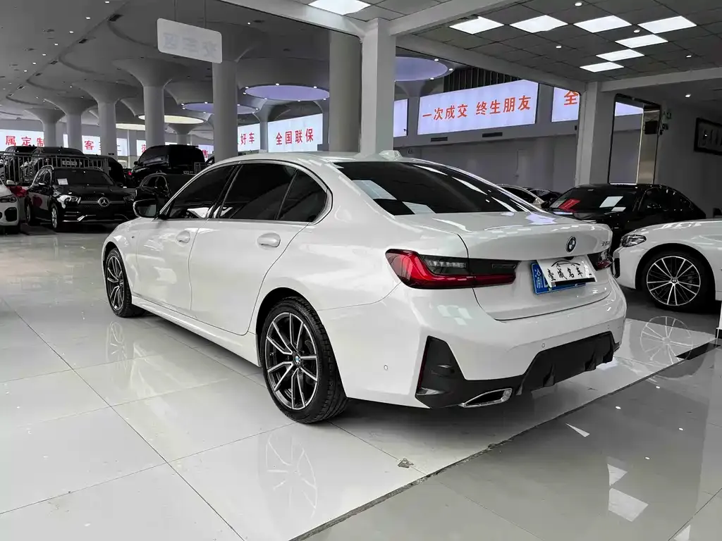 BMW 3 Series 2023 из CN, фото 2