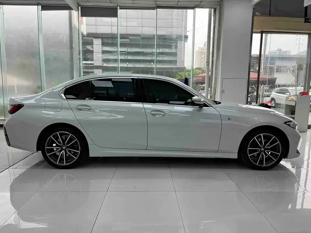 BMW 3 Series 2023 из CN, фото 4