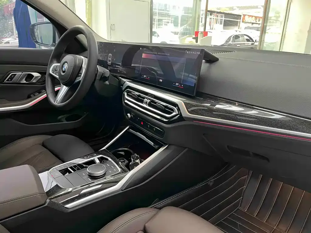 BMW 3 Series 2023 из CN, фото 6
