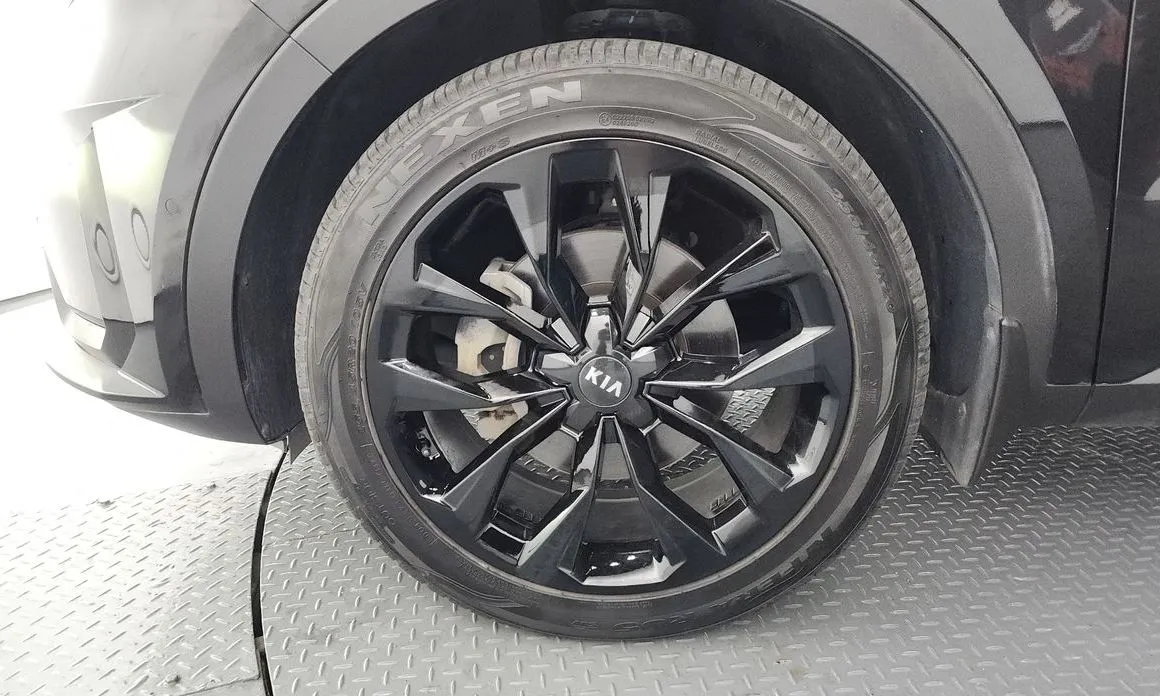 Kia Sorento — фото 7