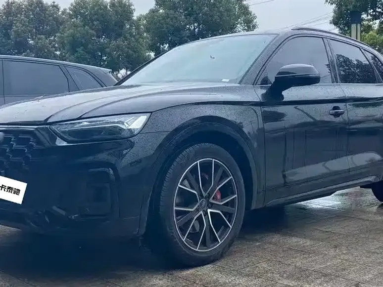 Audi SQ5 2022 из CN, фото 3