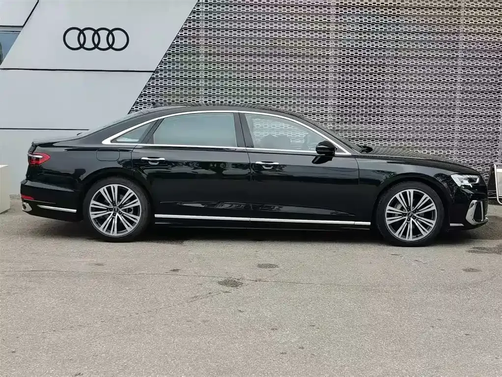 Audi A8 2025 из CN, фото 8