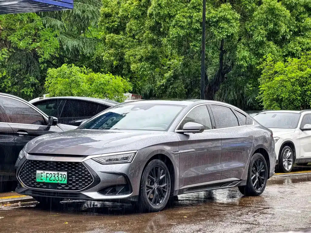 BYD Han — фото 1