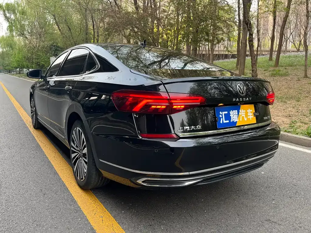 Volkswagen Passat — фото 7