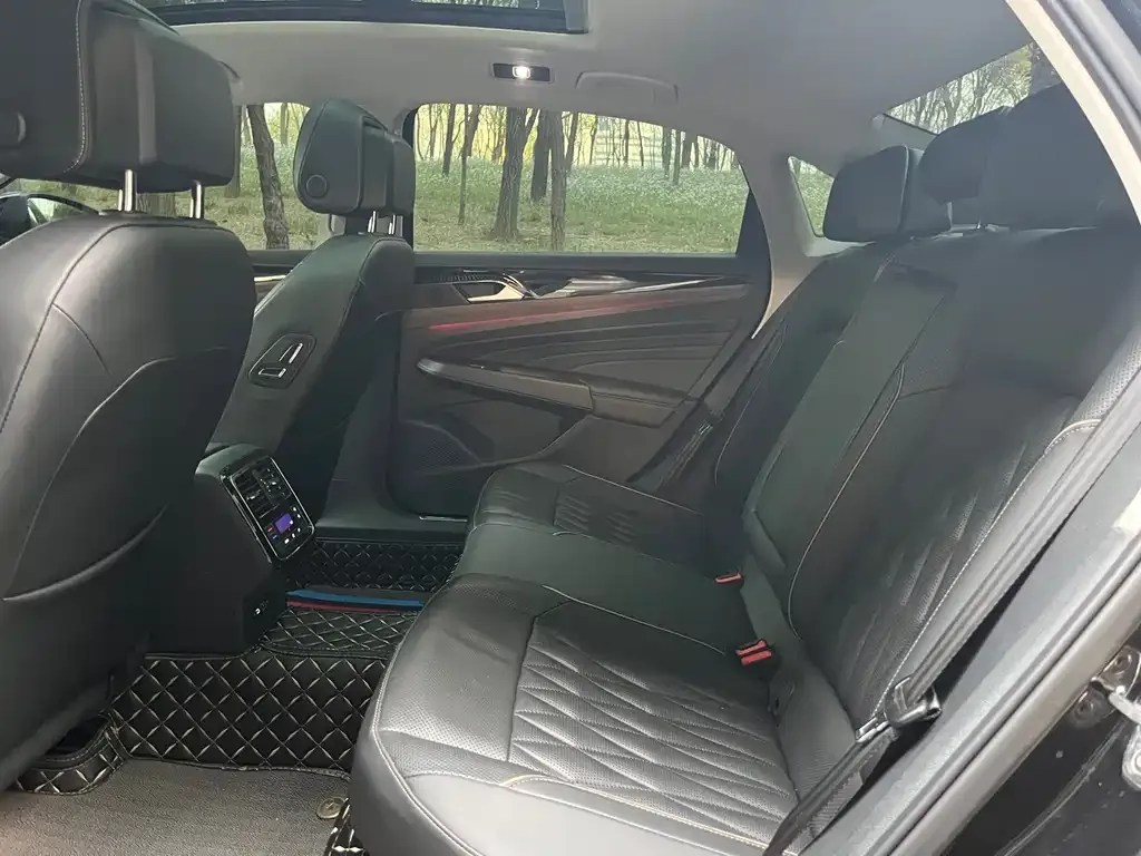 Volkswagen Passat — фото 4