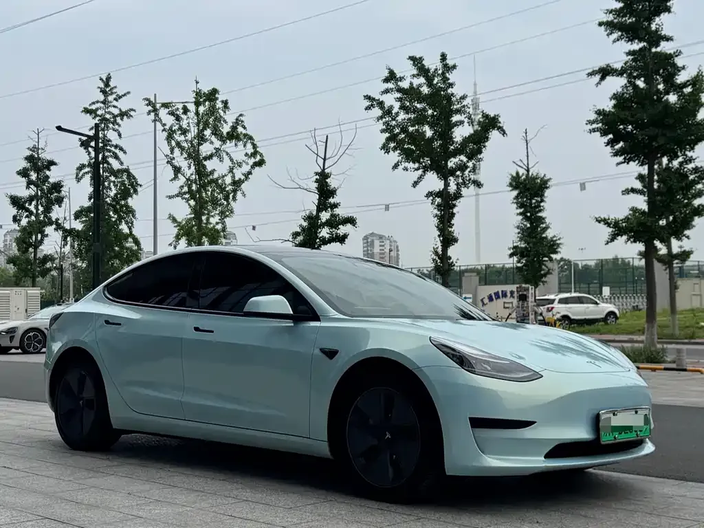 Tesla Model 3 — фото 7