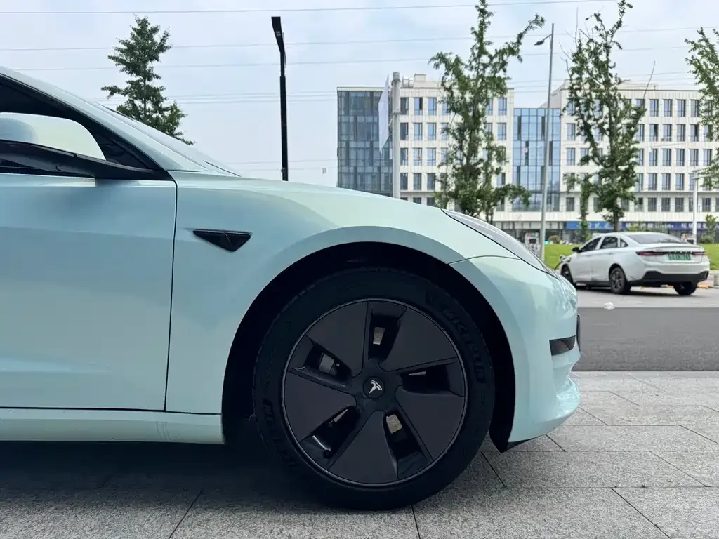 Tesla Model 3 — фото 6