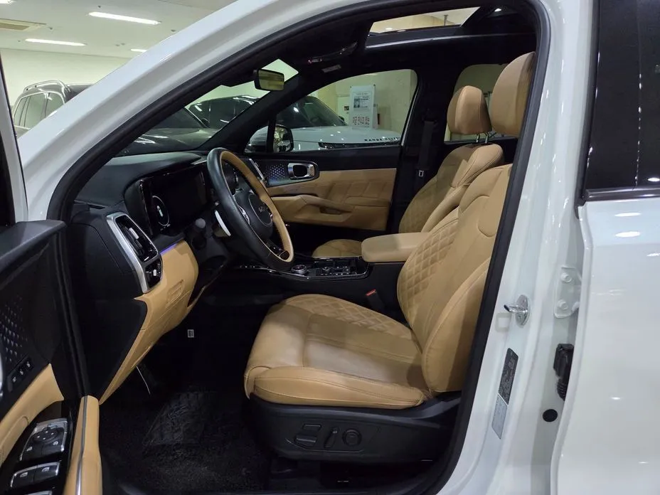 Kia Sorento — фото 7